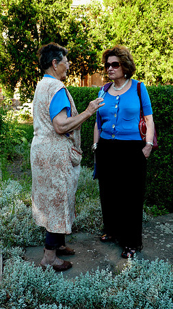 encounter between old romanian woman and Vera Grodzinsky, restitution claimant in front of abandoned synagogue in carei.JPG
