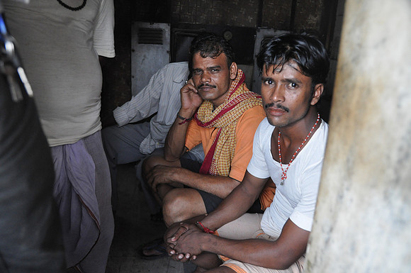burning ghat doms, workers