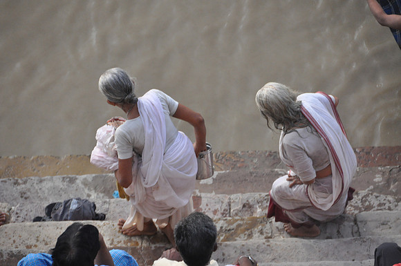 Widows in Varanasi 2010 (1)