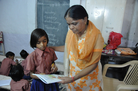 Jaipur Slum School Women and Children (1)