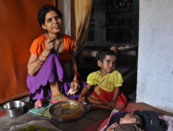 Khajaraho Women and her Children